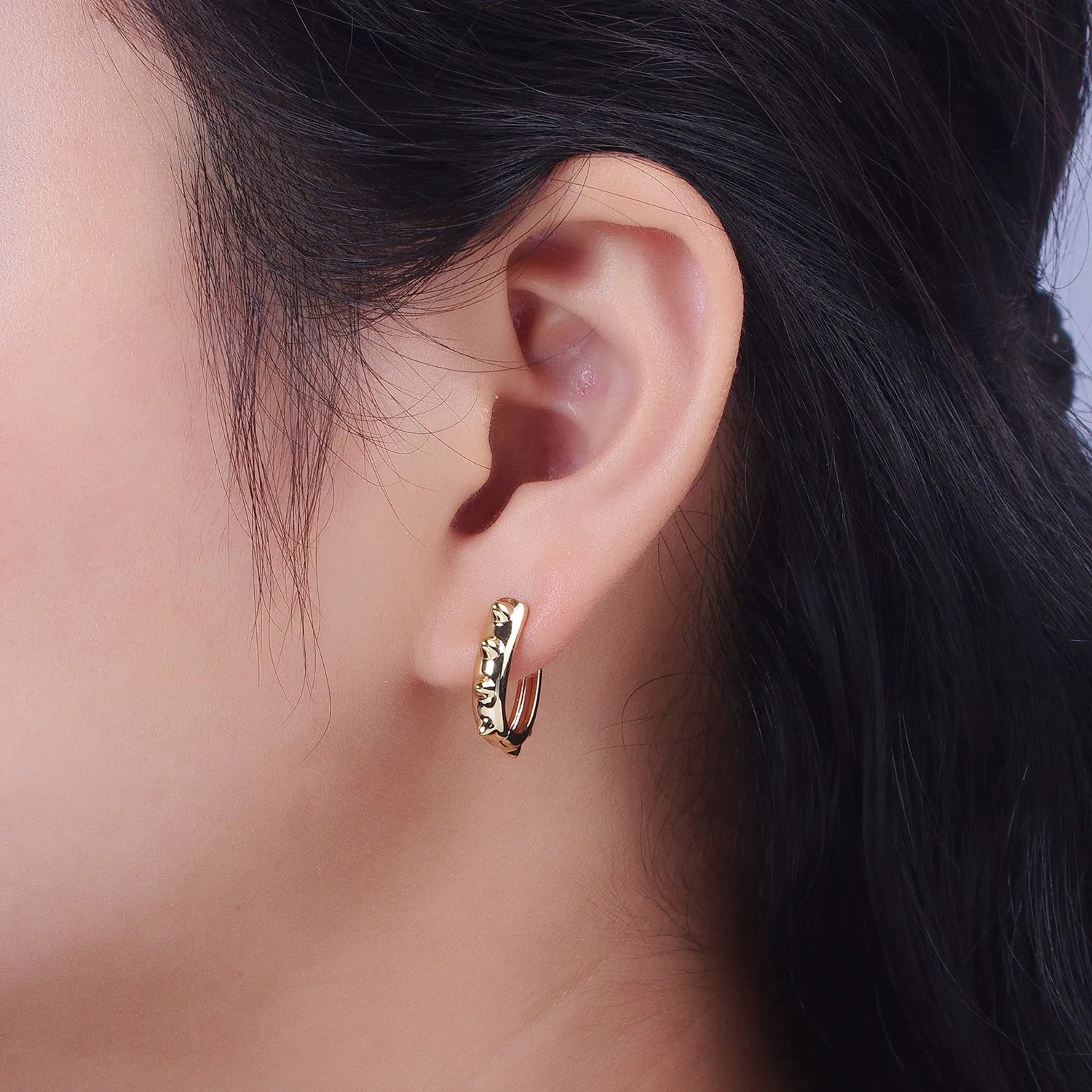 14K Gold Filled Spiked Lined Oblong U-Shaped 17mm Huggie Earrings | V-025