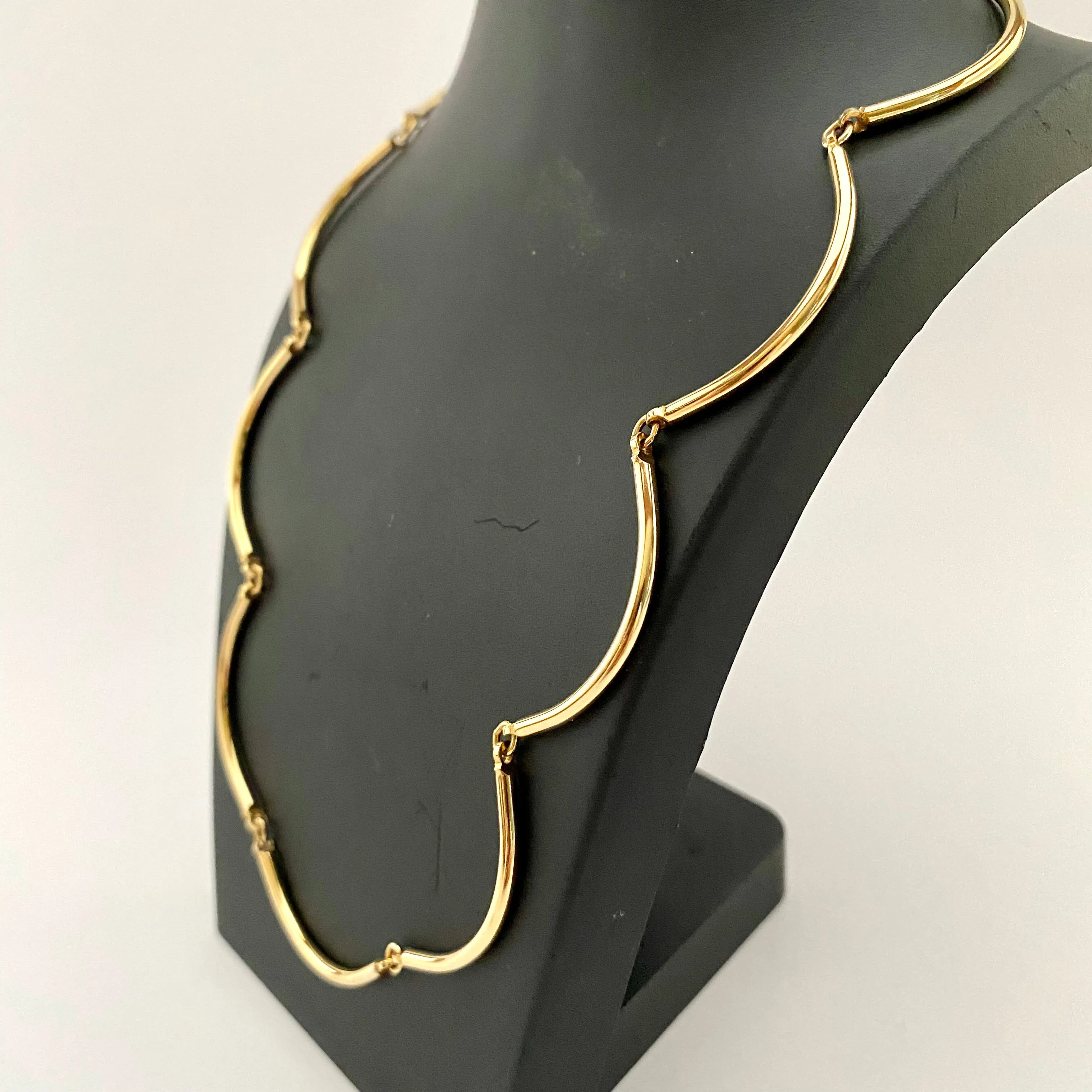 1977 Sarah Coventry Allure Necklace