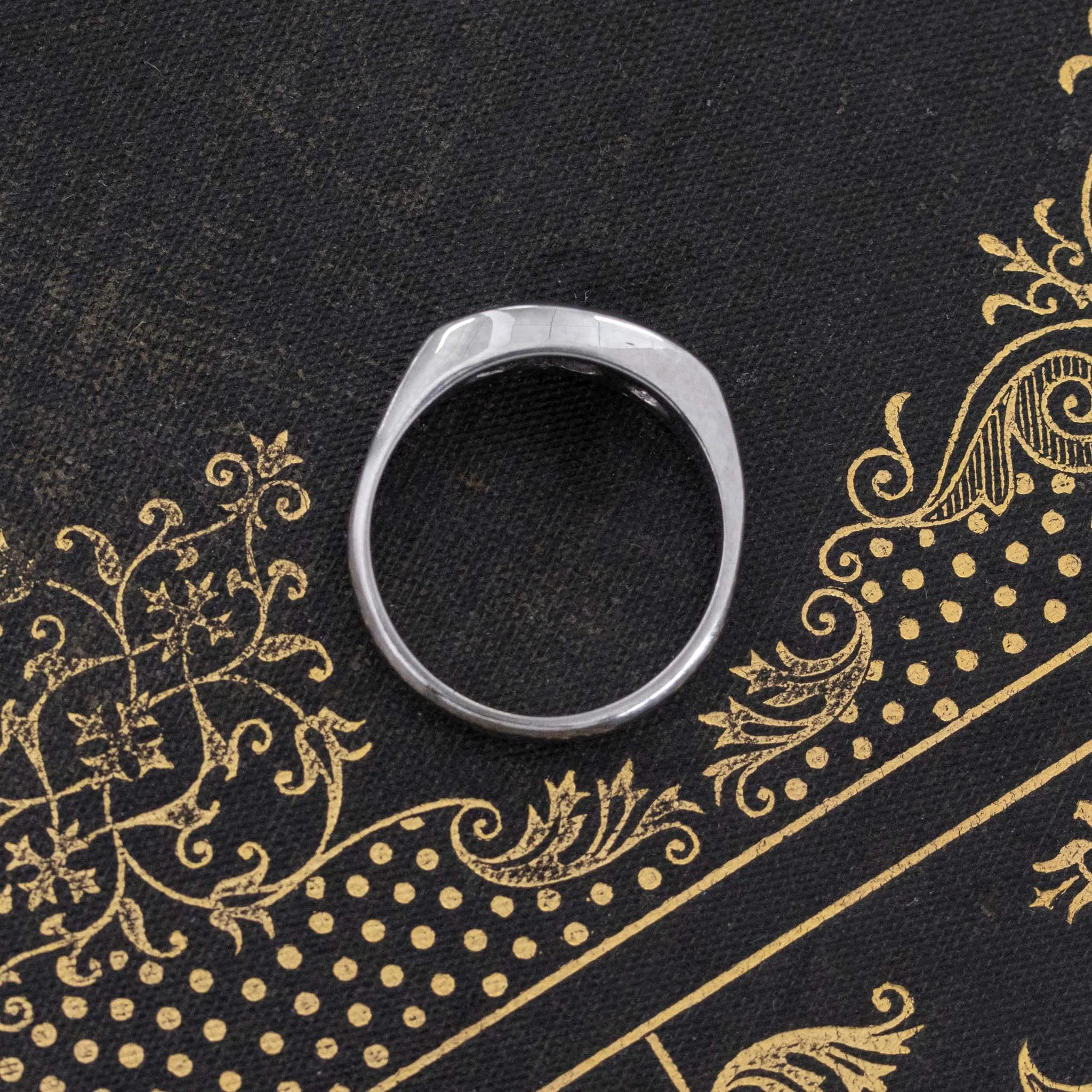 .28ctw Vintage Diamond & Sapphire Chunky Bezel Ring