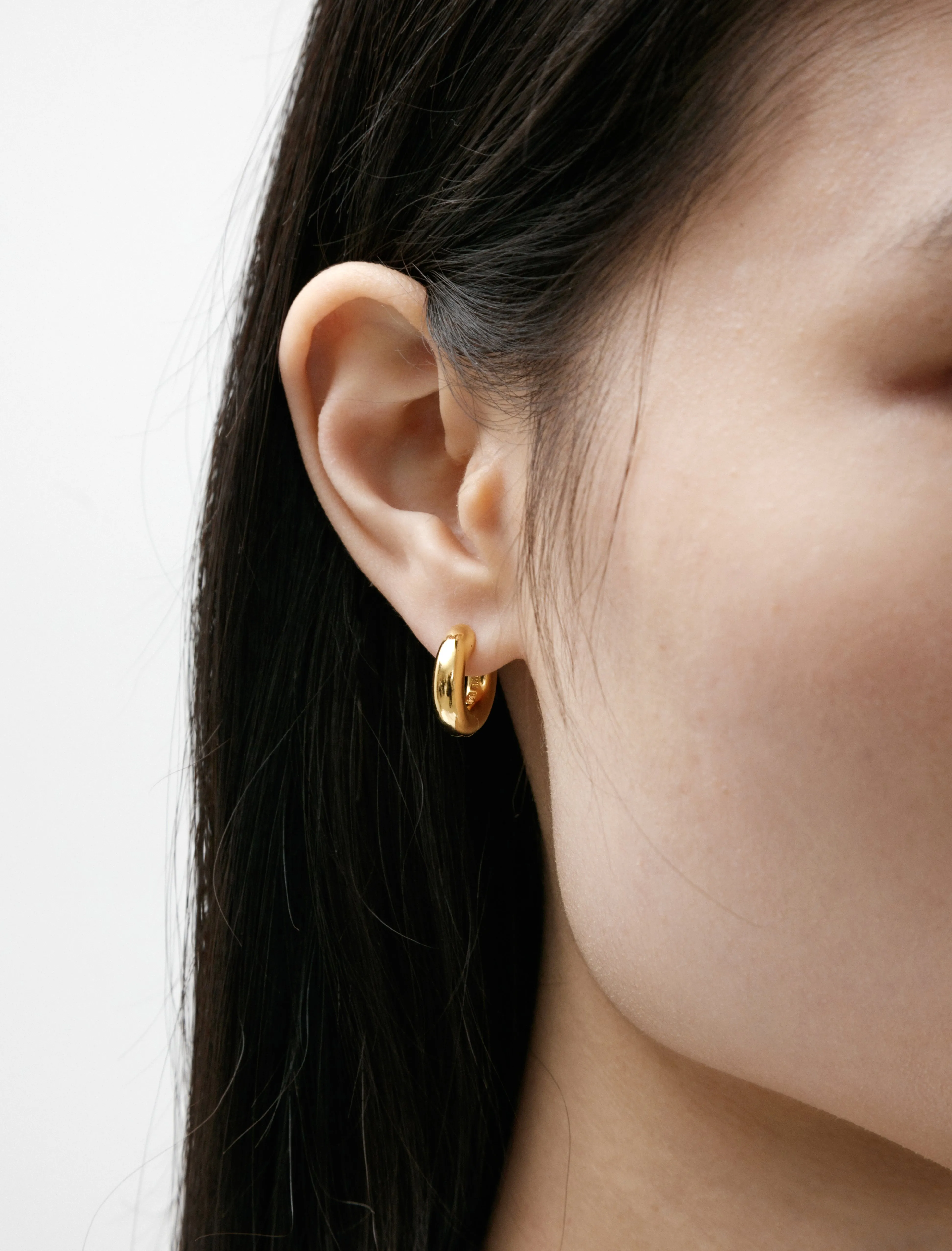 Almost Earrings Medium Polished Gold