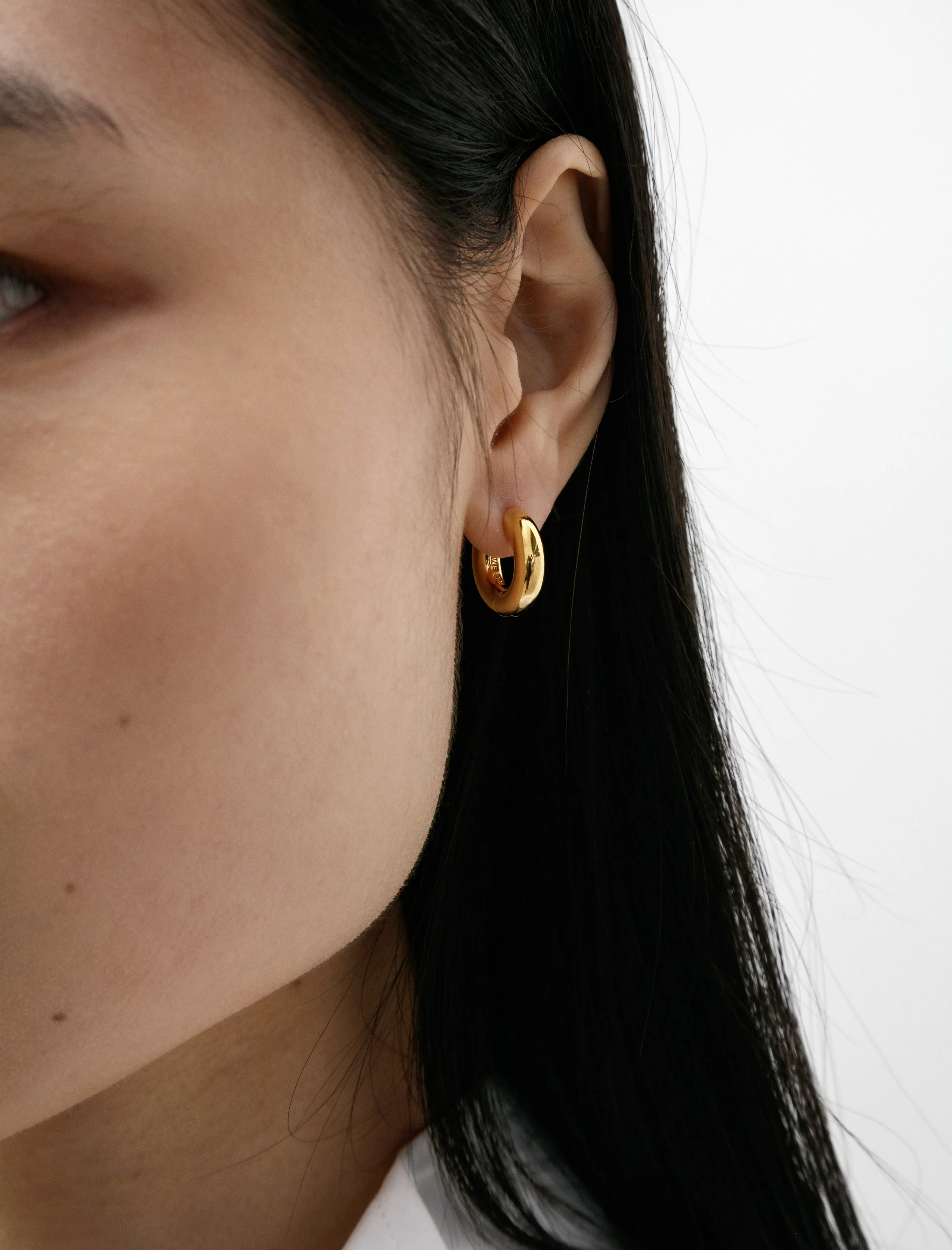 Almost Earrings Medium Polished Gold