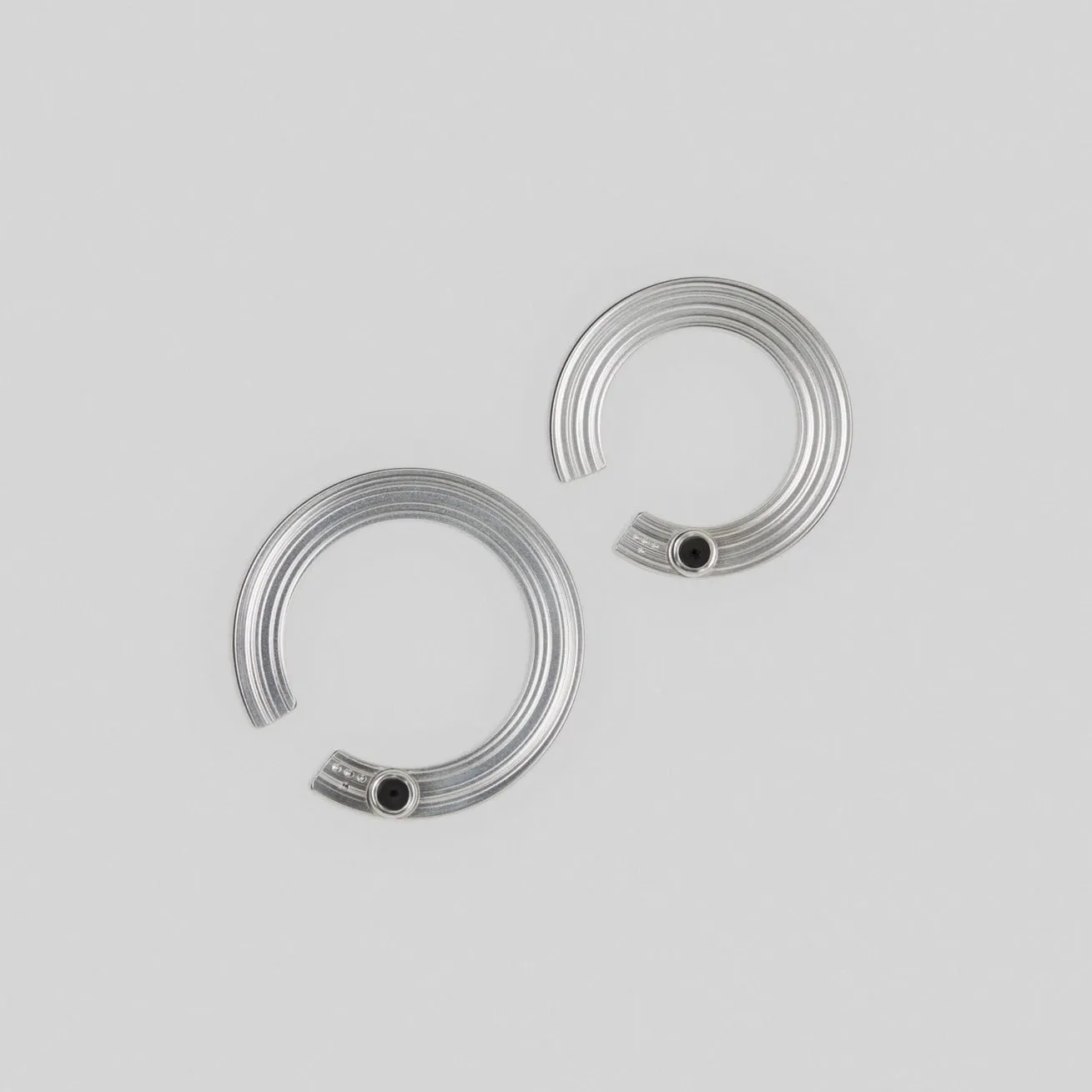 C line  ORBIT back cuff closure