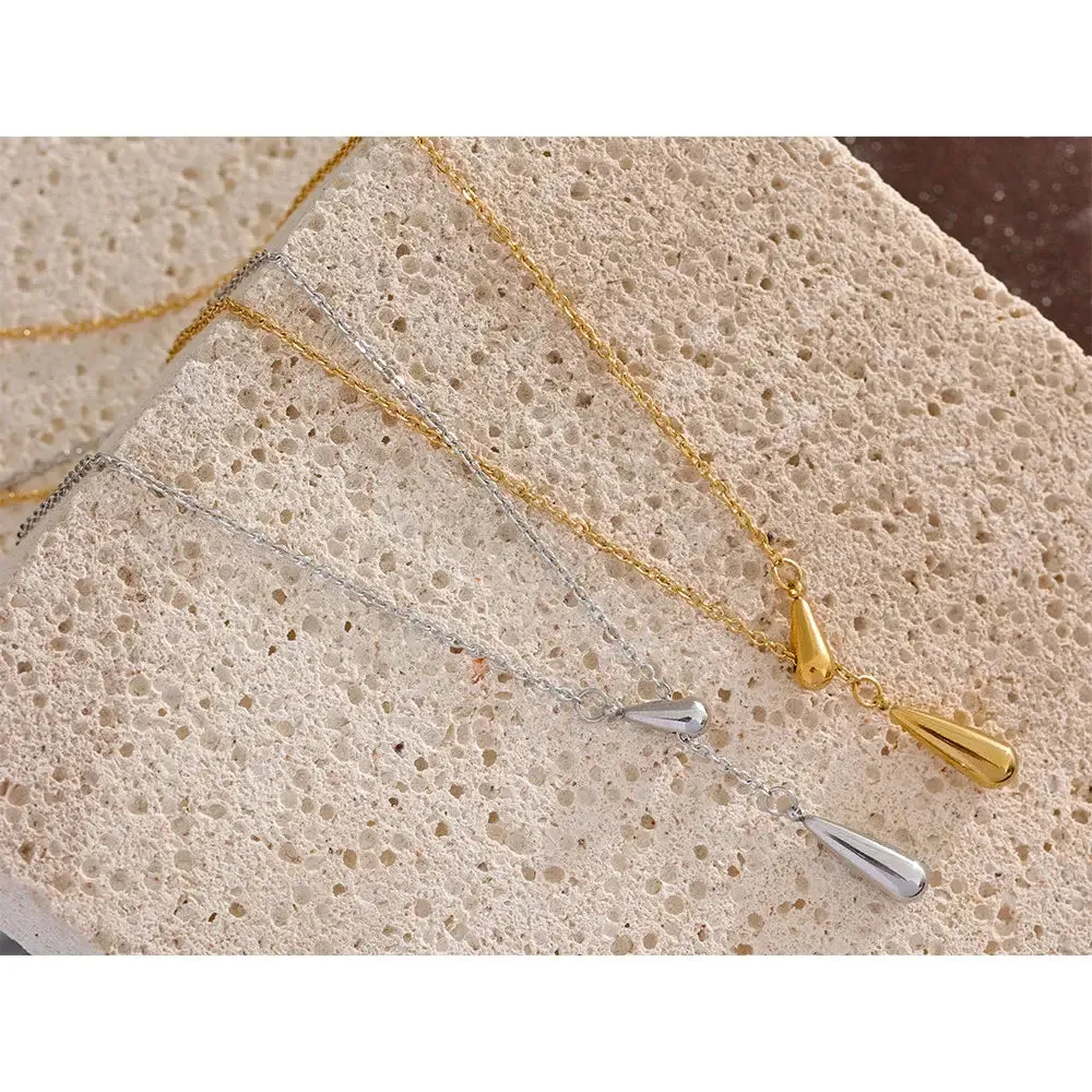 Drop Cast Pendant Necklace