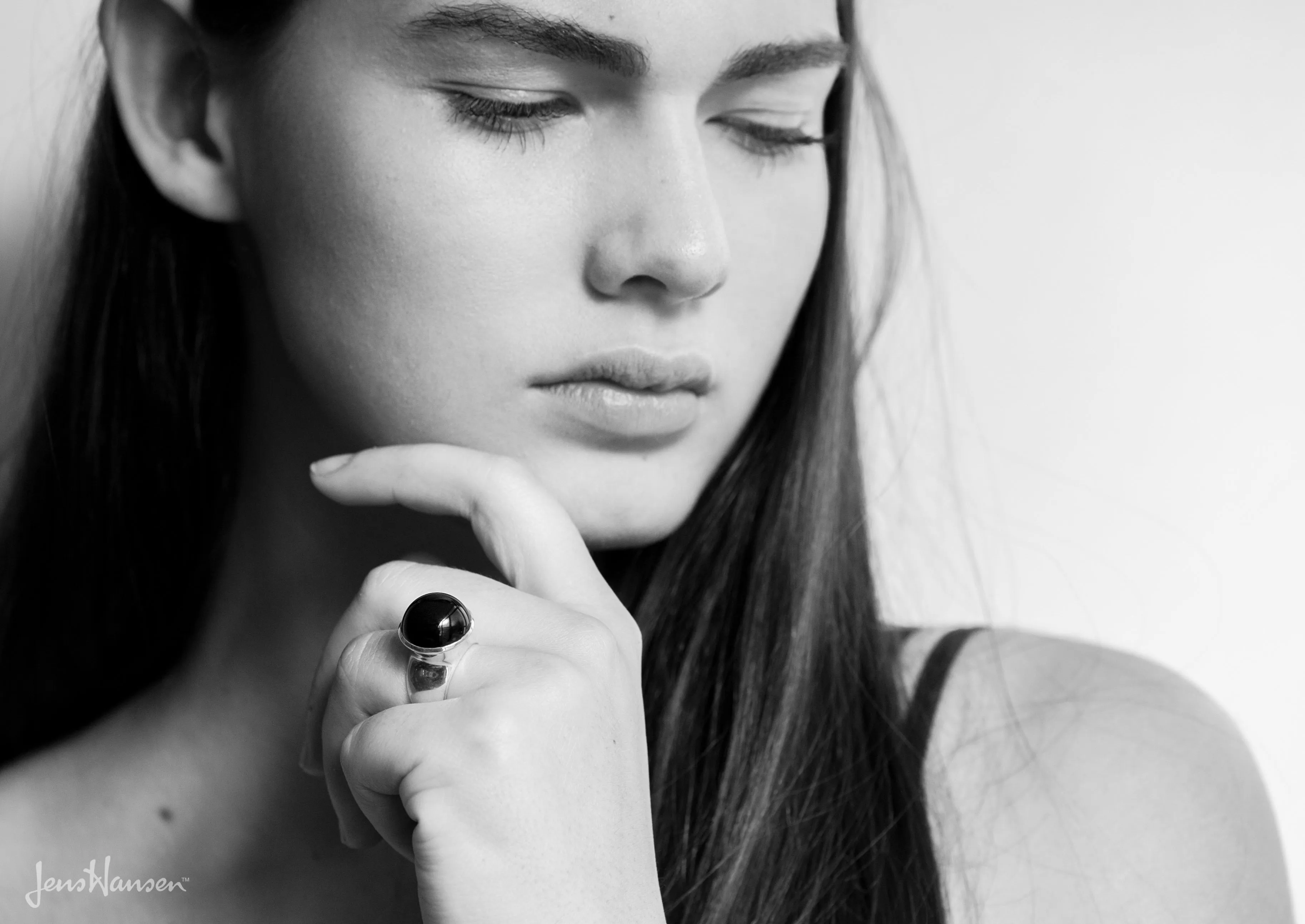 Impressive Cabochon Gemstone Ring, White Gold & Platinum