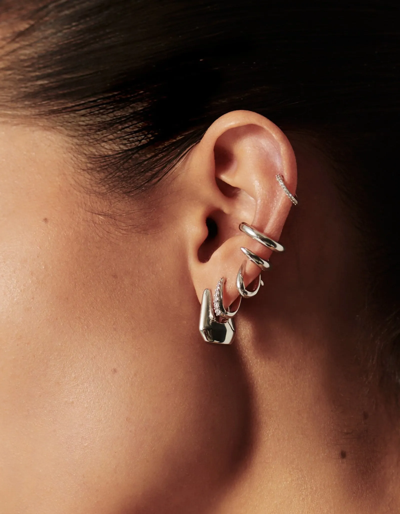 Lucy Williams Arco Small Hoop Earrings - Silver