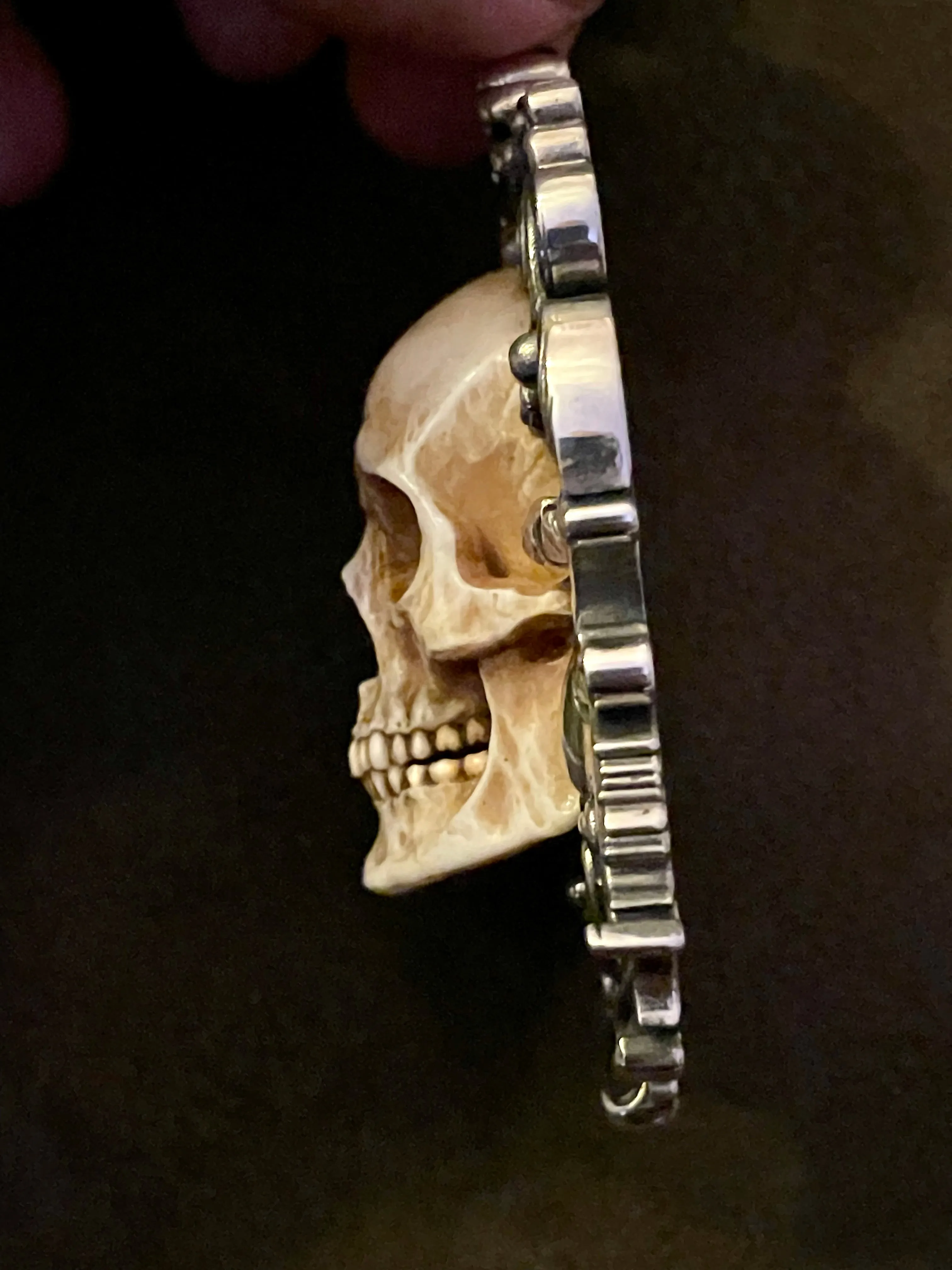 Mirror of Mortis Skull Amulet