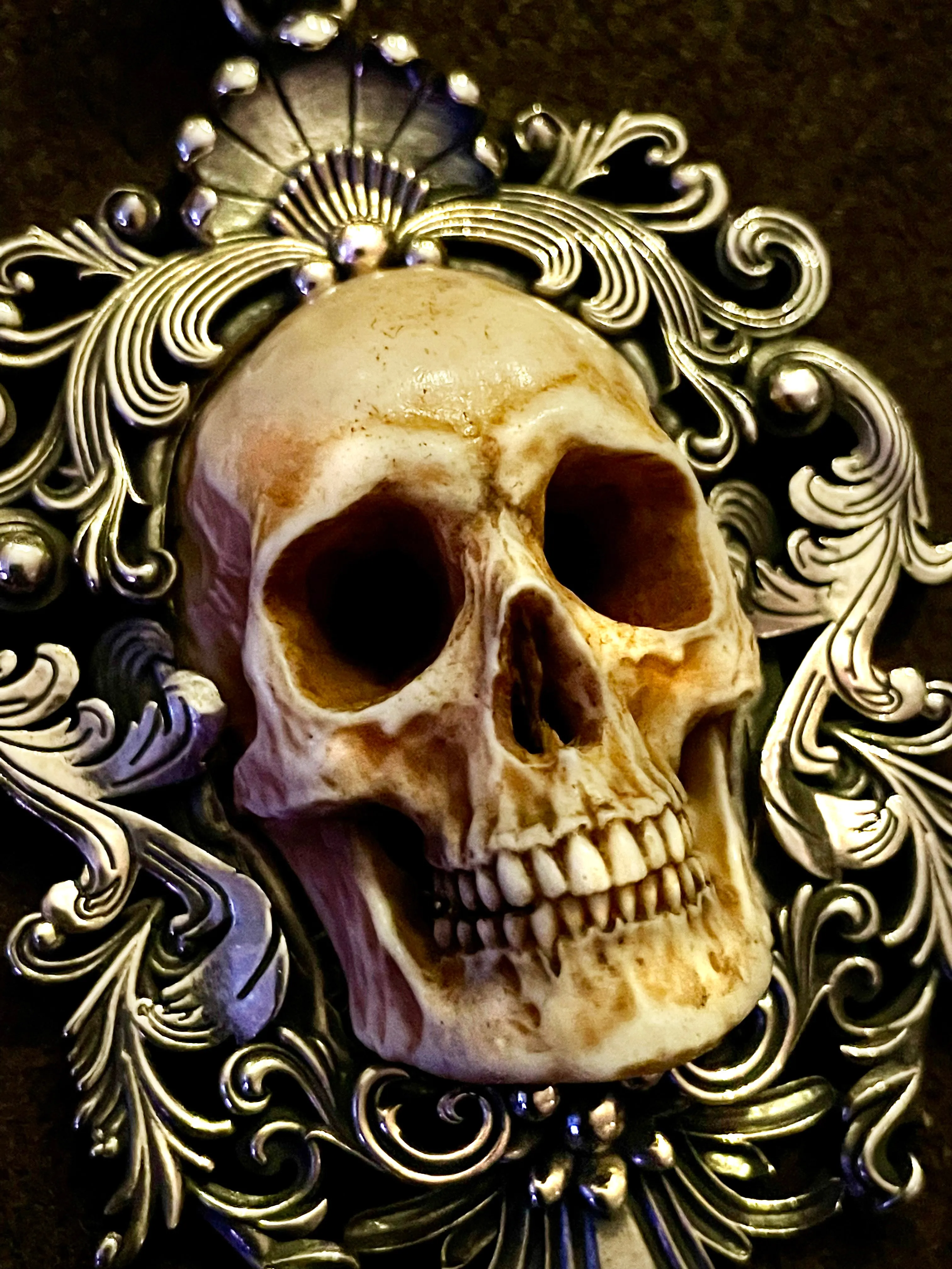 Mirror of Mortis Skull Amulet