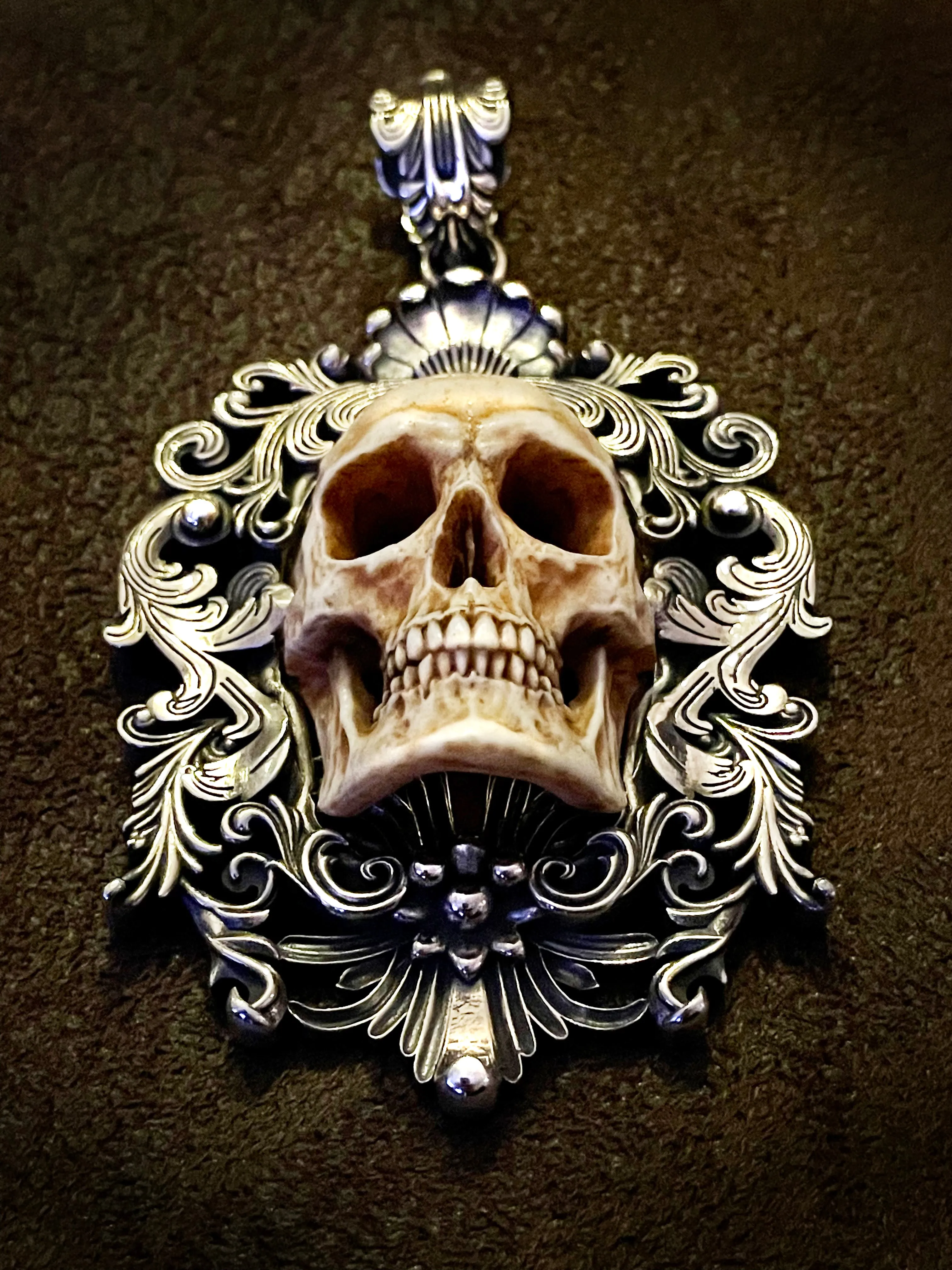 Mirror of Mortis Skull Amulet