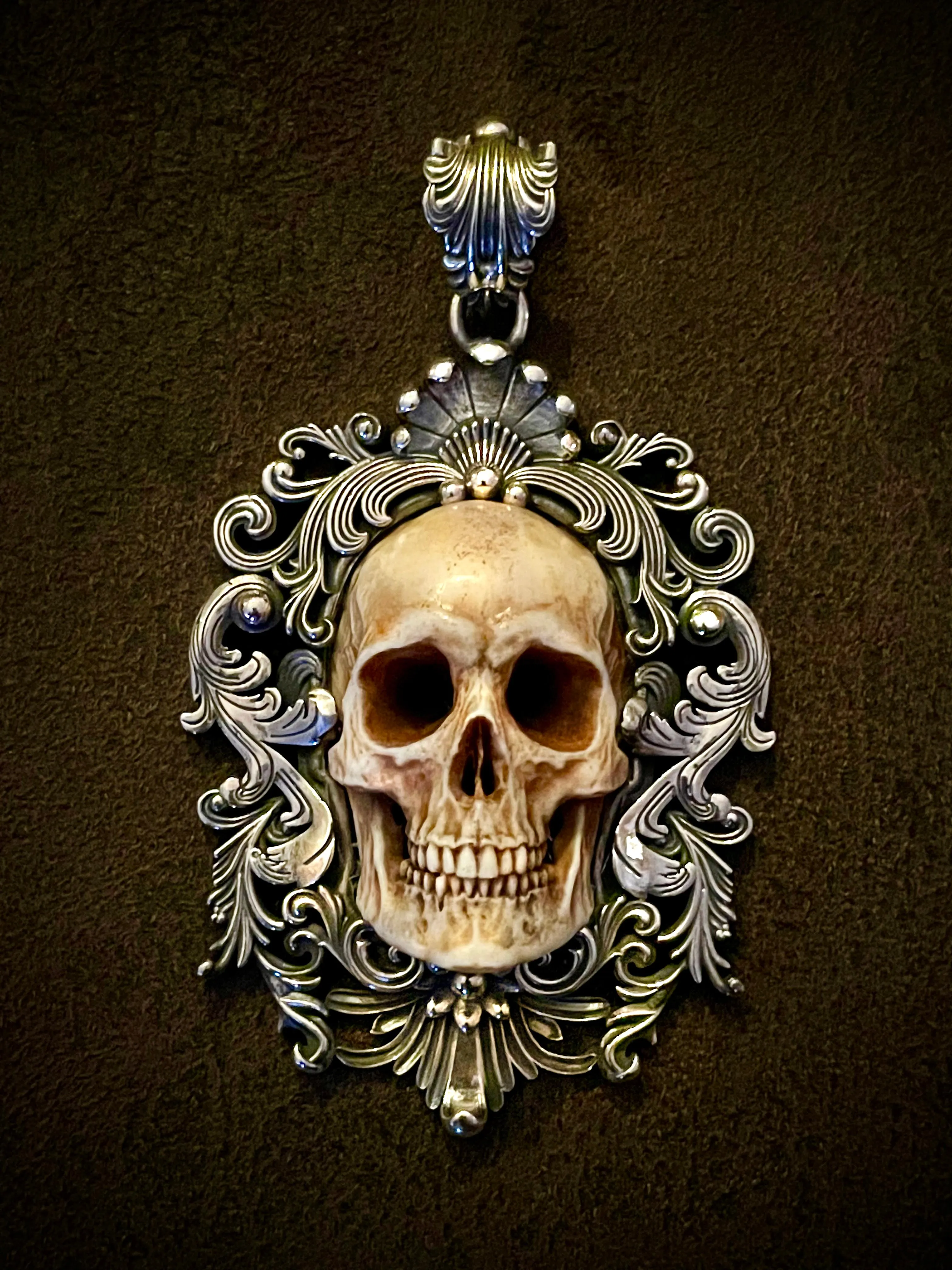 Mirror of Mortis Skull Amulet