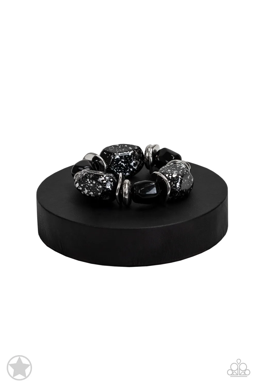 Paparazzi Glaze of Glory - Black Bracelet