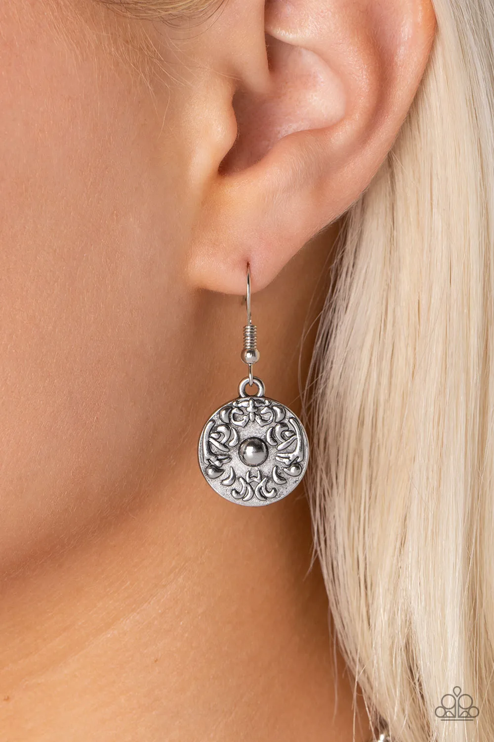 Paparazzi - Poppy Persuasion - Black Necklace