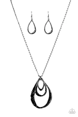 Relic Renaissance Black Paparazzi Necklace