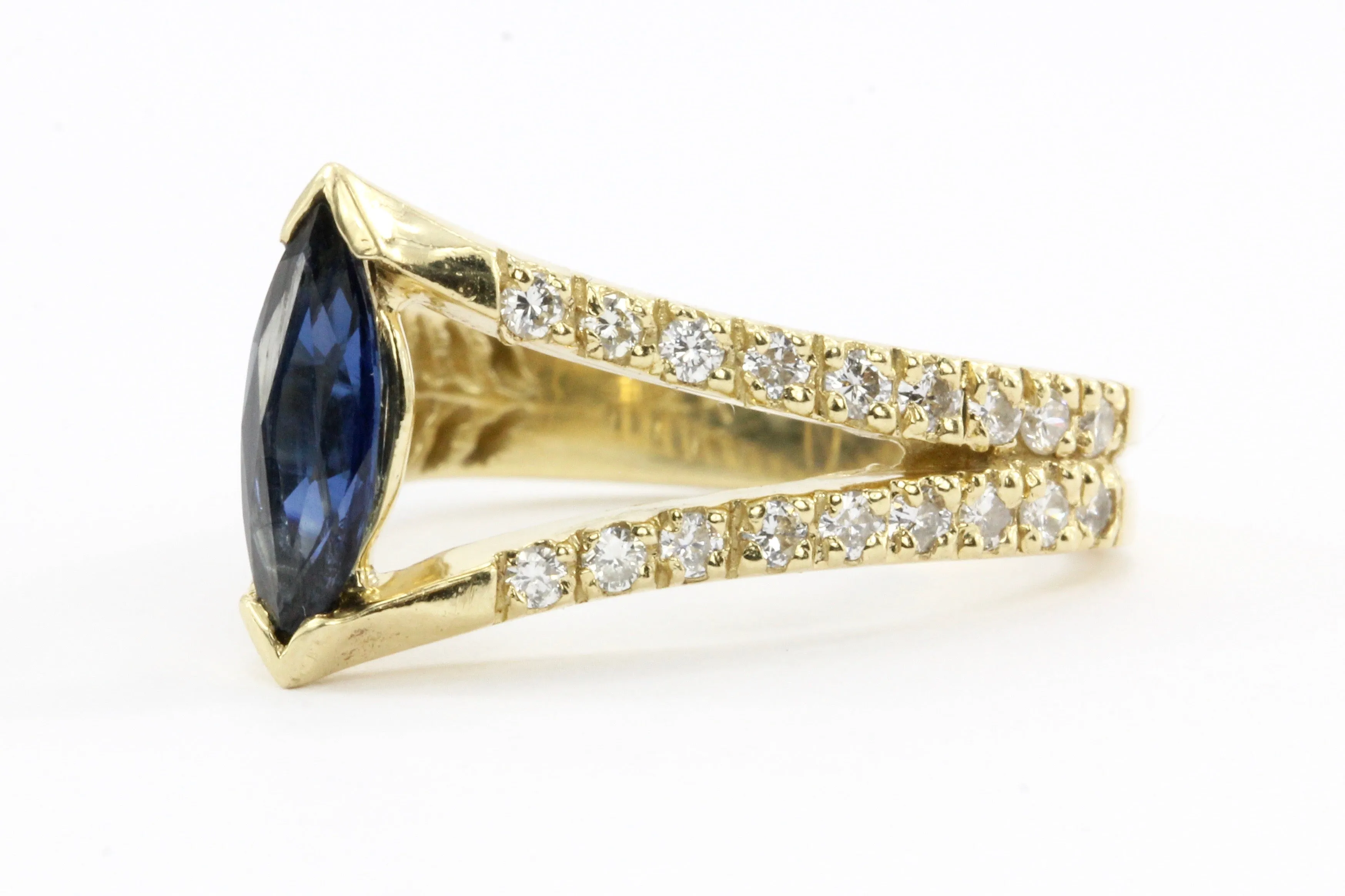 Retro 14k Gold .70 Carat Natural Blue Sapphire & Diamond Ring