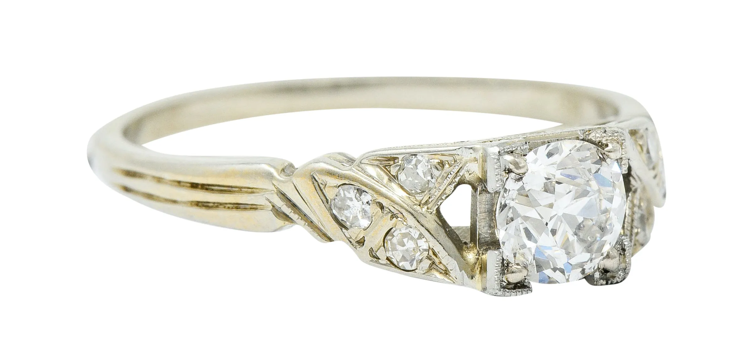 Retro Diamond 18 Karat White Gold Engagement Ring