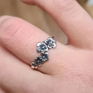 Retro Flower Student's Ring Men's & Women's Jewelry