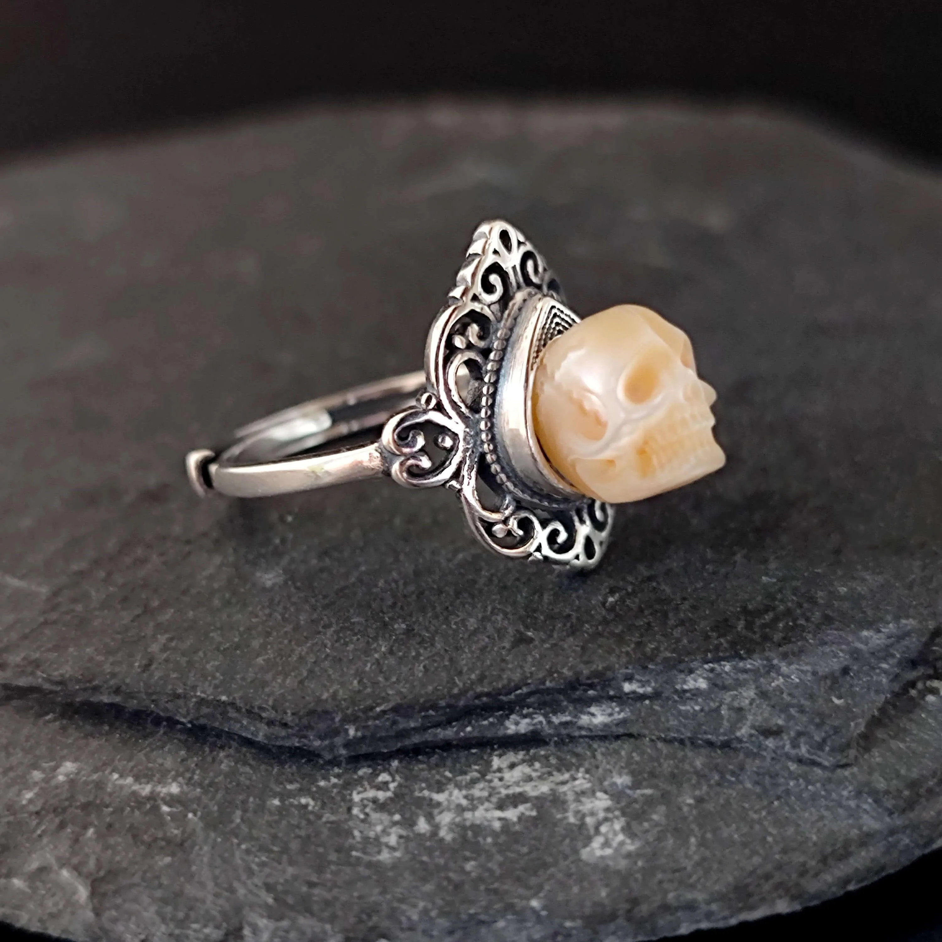Retro Palace Pattern Hollow Carved Pearl Skull Ring