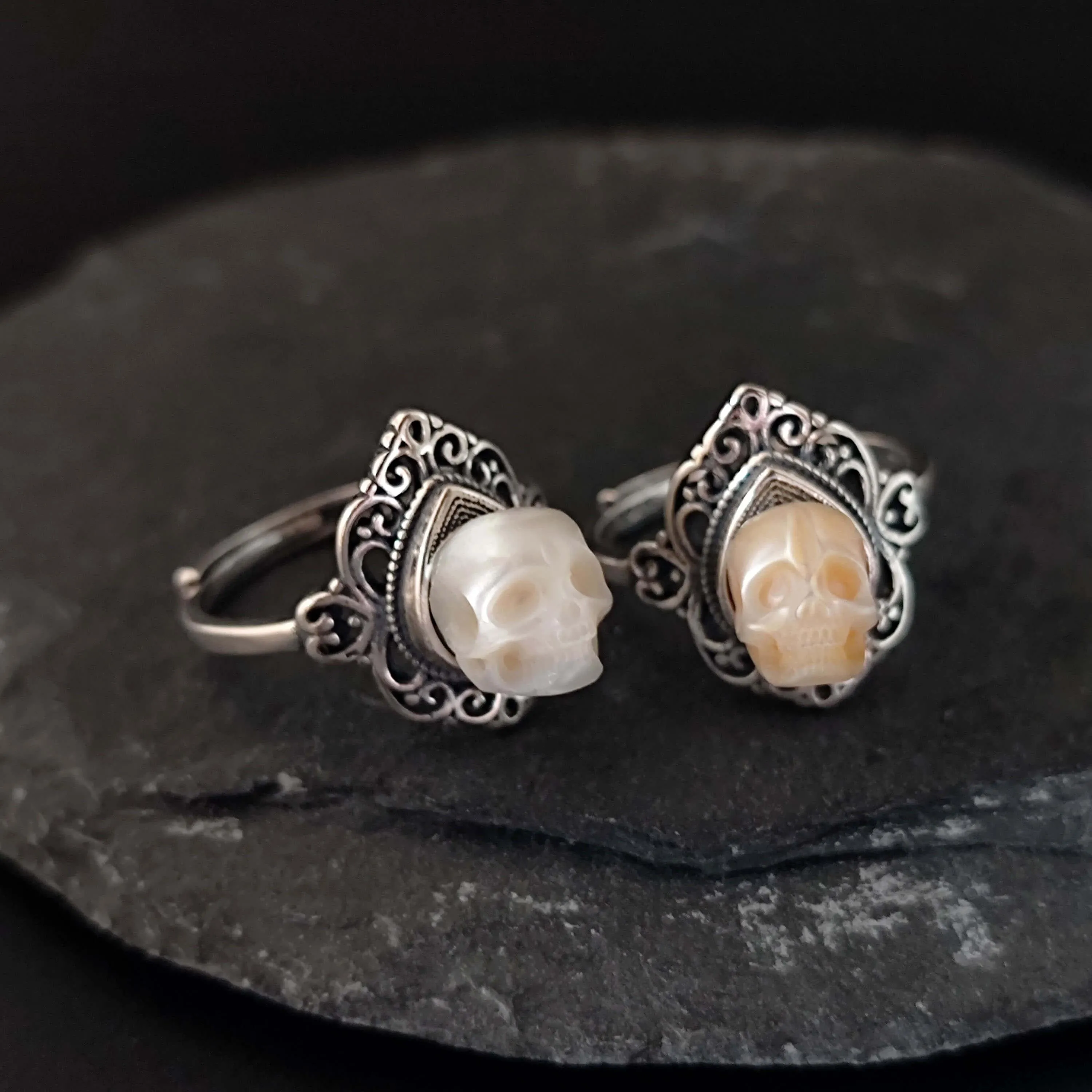 Retro Palace Pattern Hollow Carved Pearl Skull Ring
