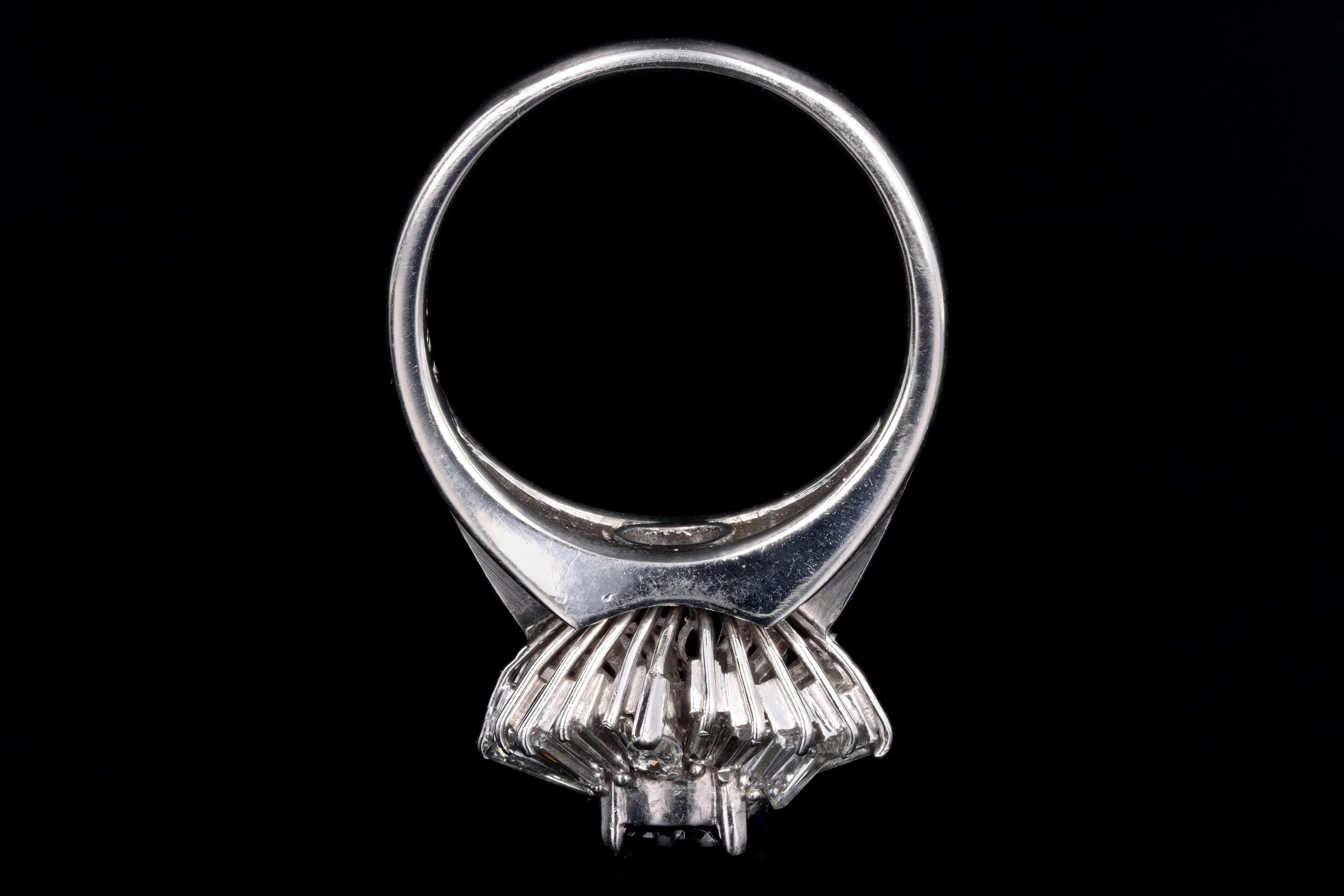 Retro Platinum 1.05 Carat Natural Sapphire & Diamond Ring