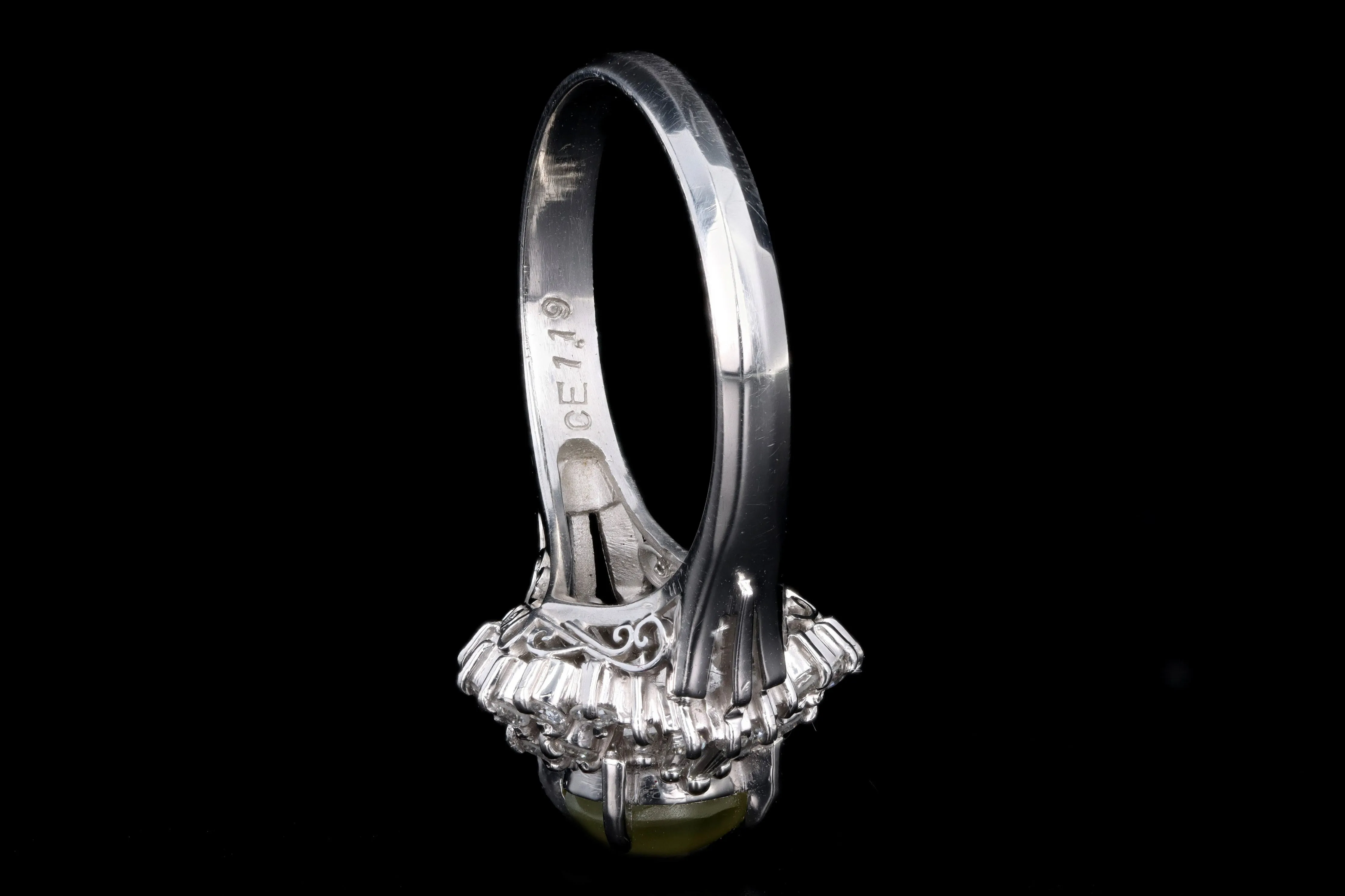 Retro Platinum 1.19 Carat Cat's Eye Chrysoberyl & Diamond Ring