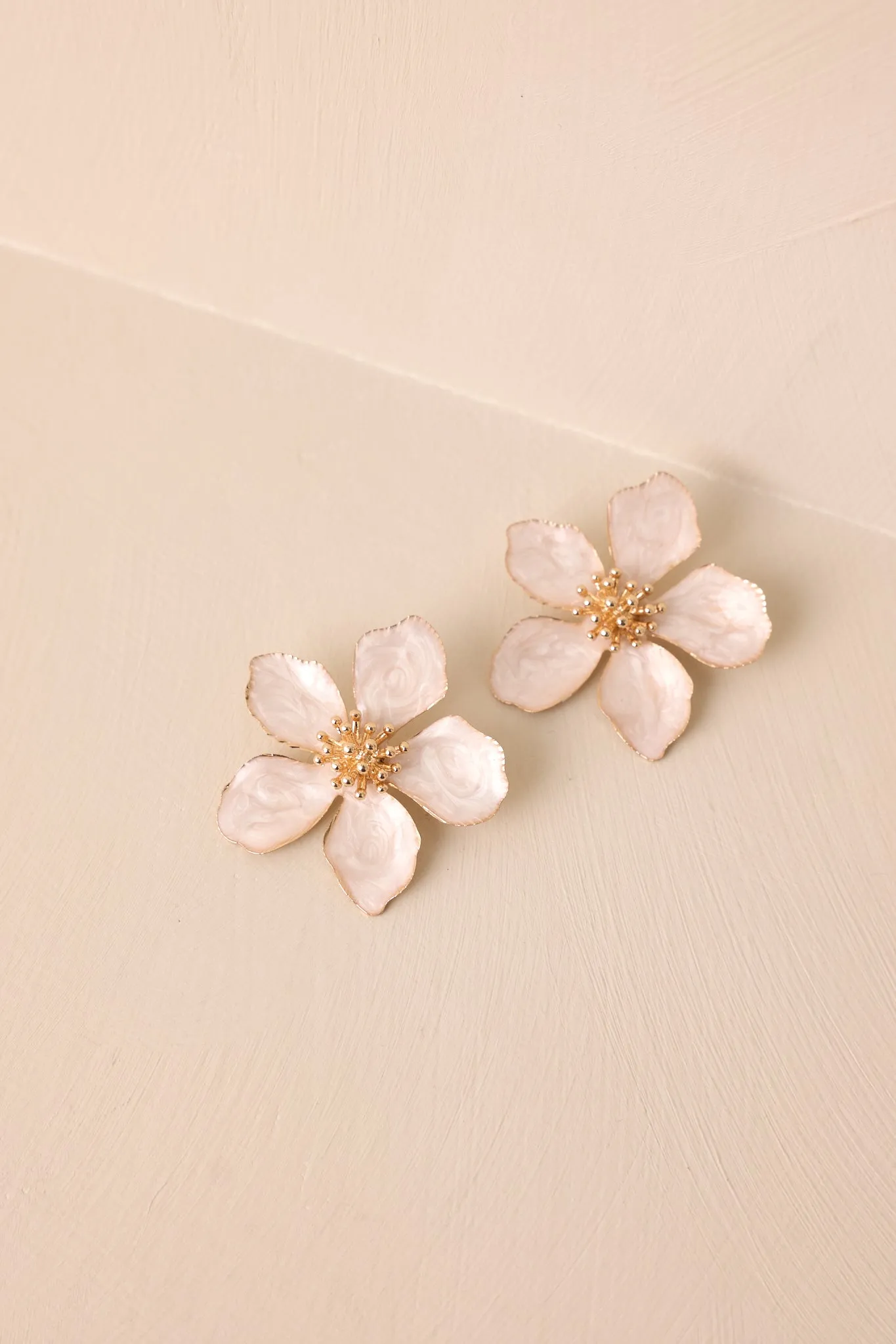 Rooftop Garden Ivory Pearlescent Flower Earrings