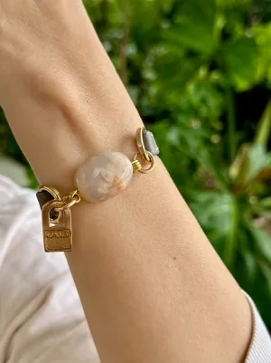 Single Wrap Gray Leather Bracelet with Flat White Agathe Stone