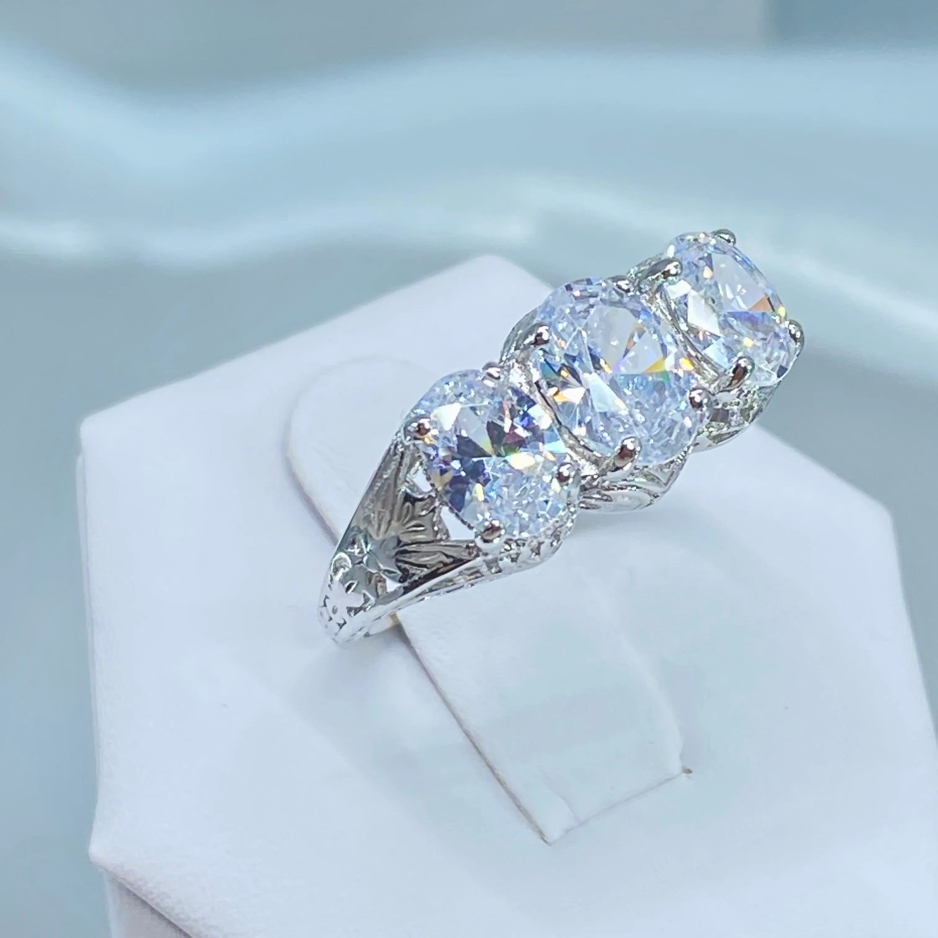 Sparkling Trinity Ring, Natural White Topaz or CZ, 3 Gem Retro Jewelry #D41