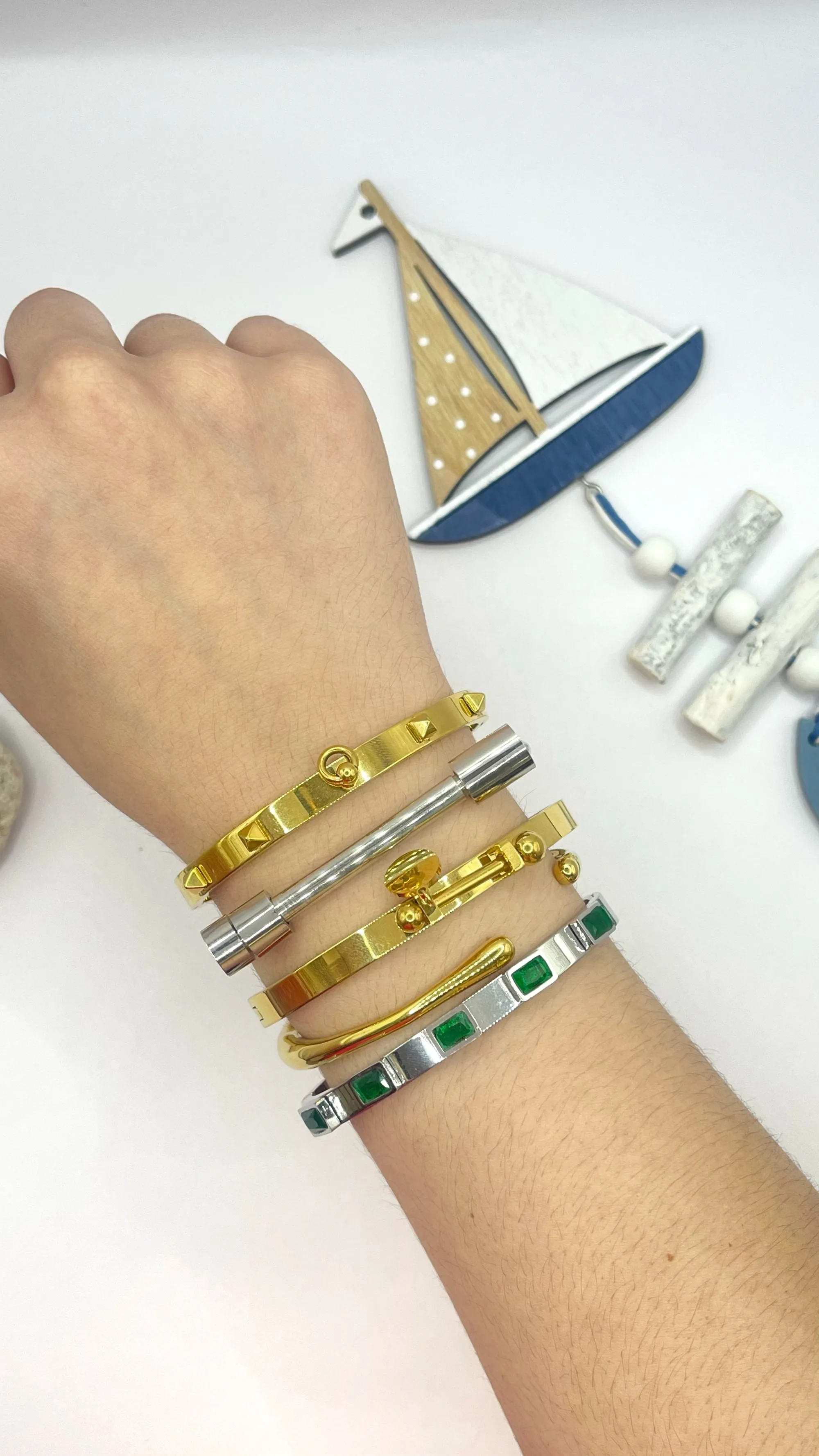 Stud With Hoop Gold Thin Bangle