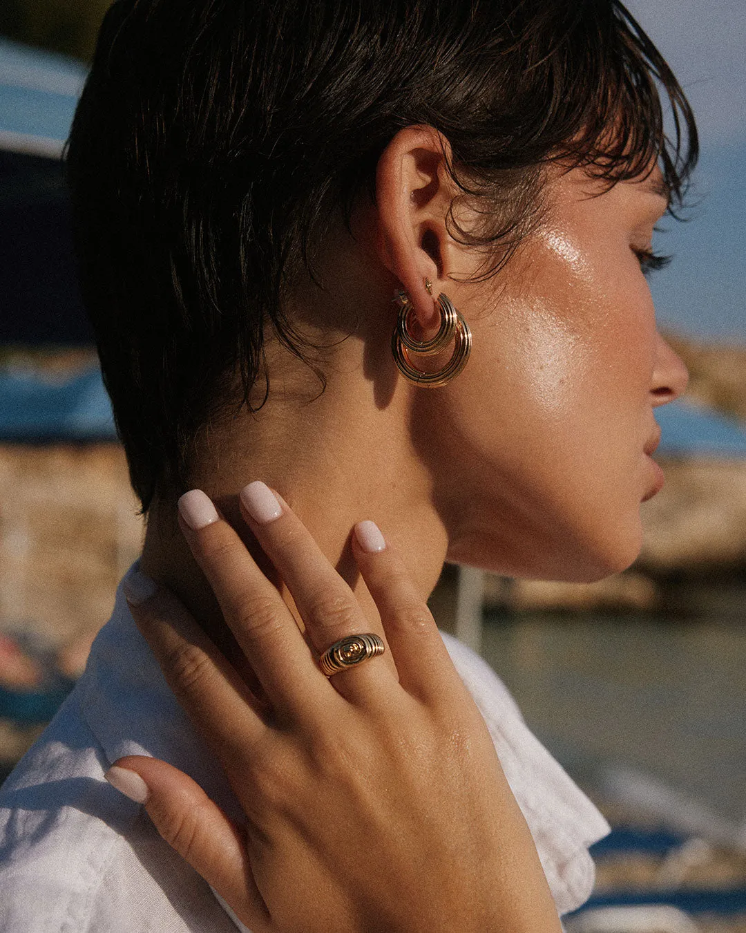 The Ridged Amalfi Hinge Hoops