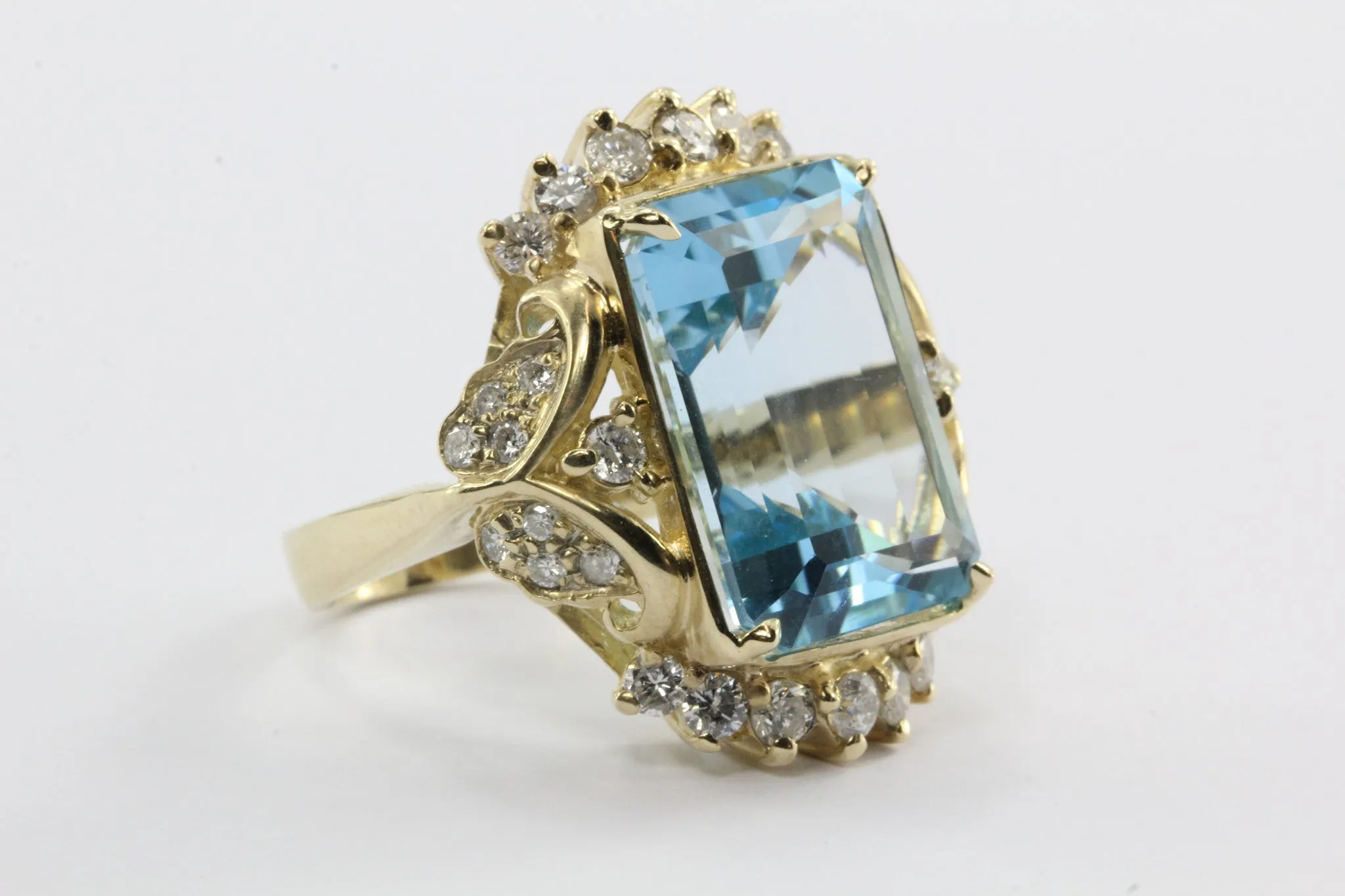 Vintage 14K Gold Swiss Blue Topaz & Diamond Large Chunky Cocktail Ring