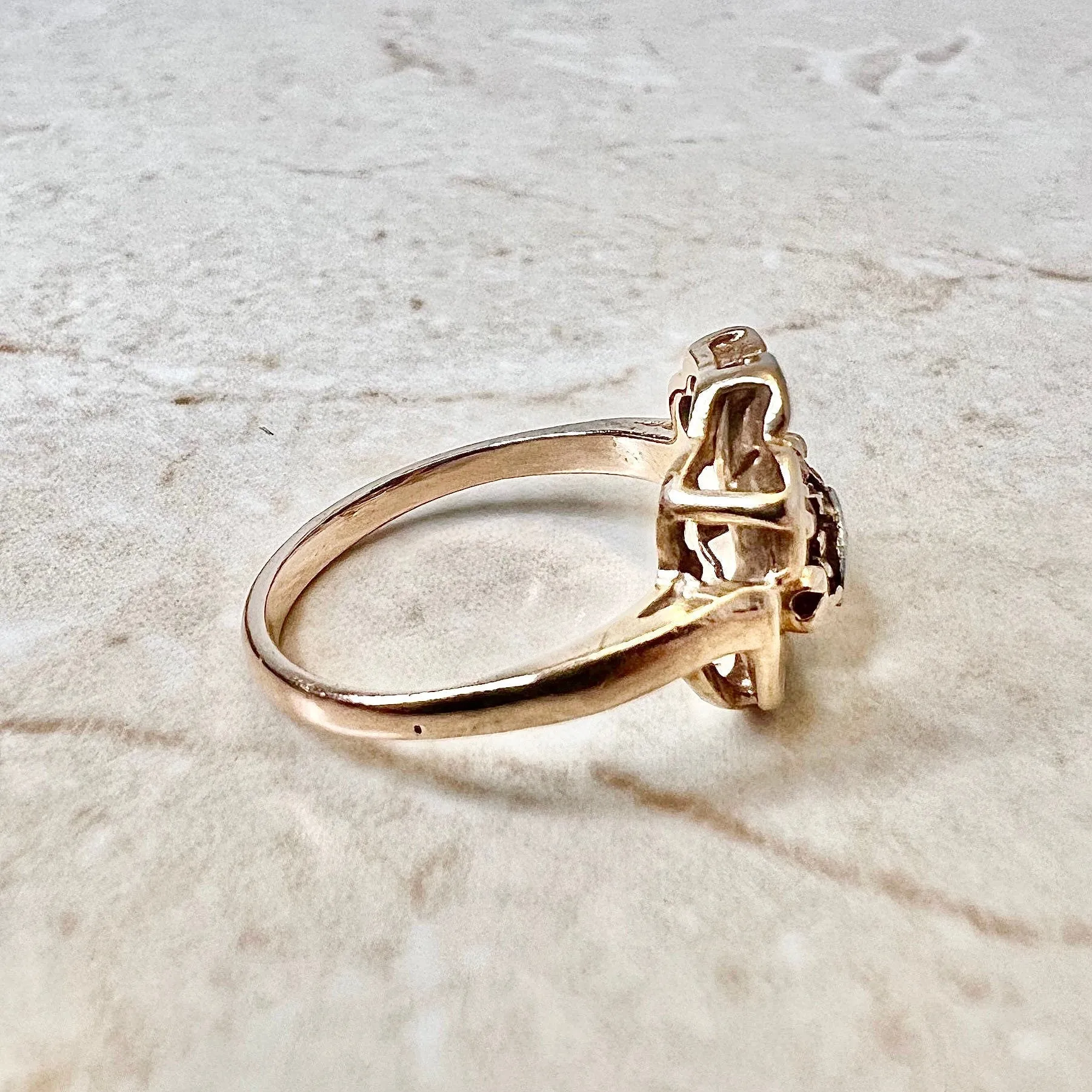 Vintage 1940’s Retro 14 Karat Rose Gold Diamond & Ruby Heart Seashell Ring
