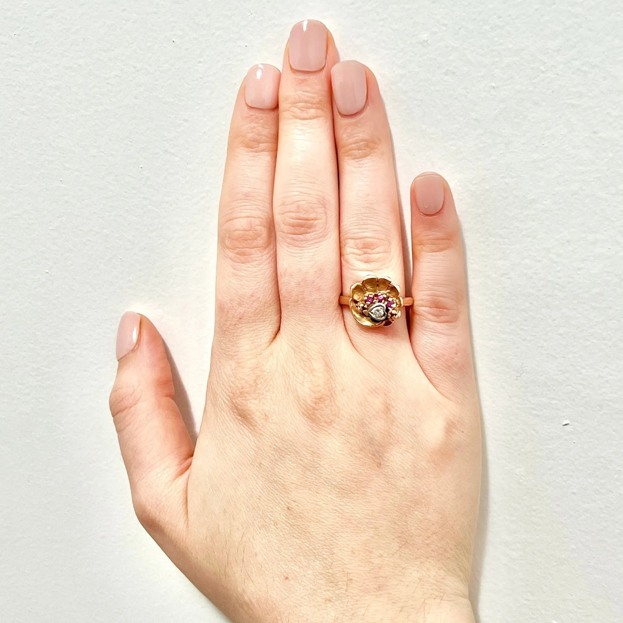 Vintage 1940’s Retro 14 Karat Rose Gold Diamond & Ruby Heart Seashell Ring