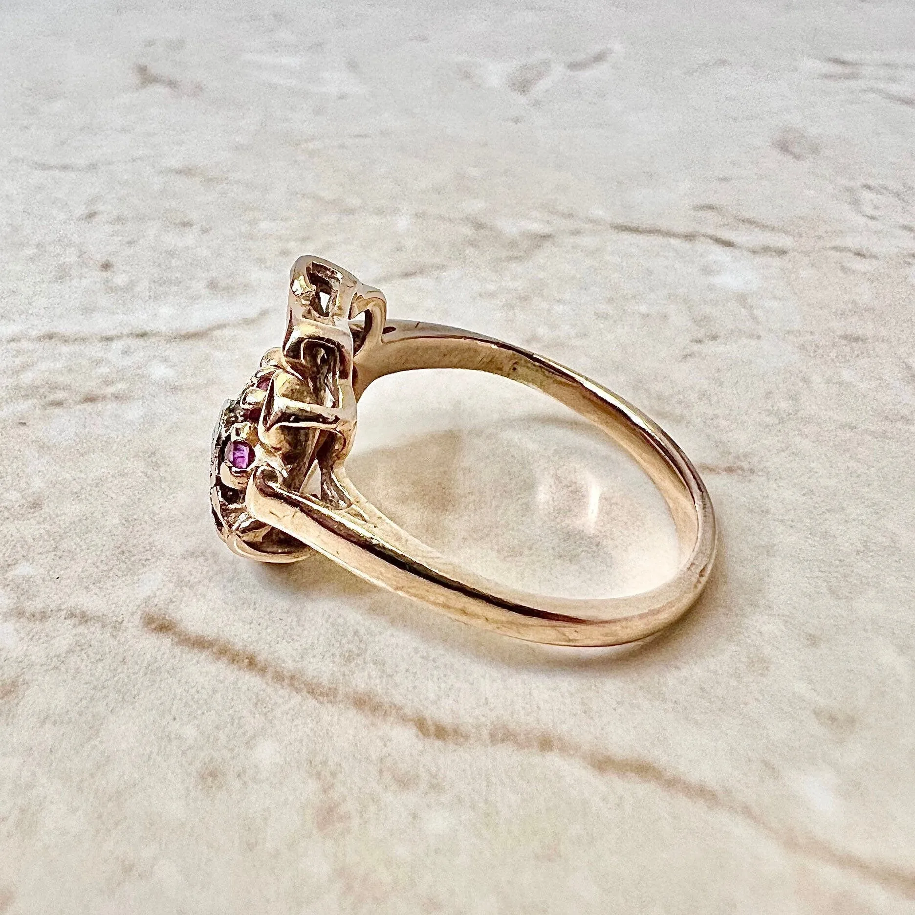 Vintage 1940’s Retro 14 Karat Rose Gold Diamond & Ruby Heart Seashell Ring