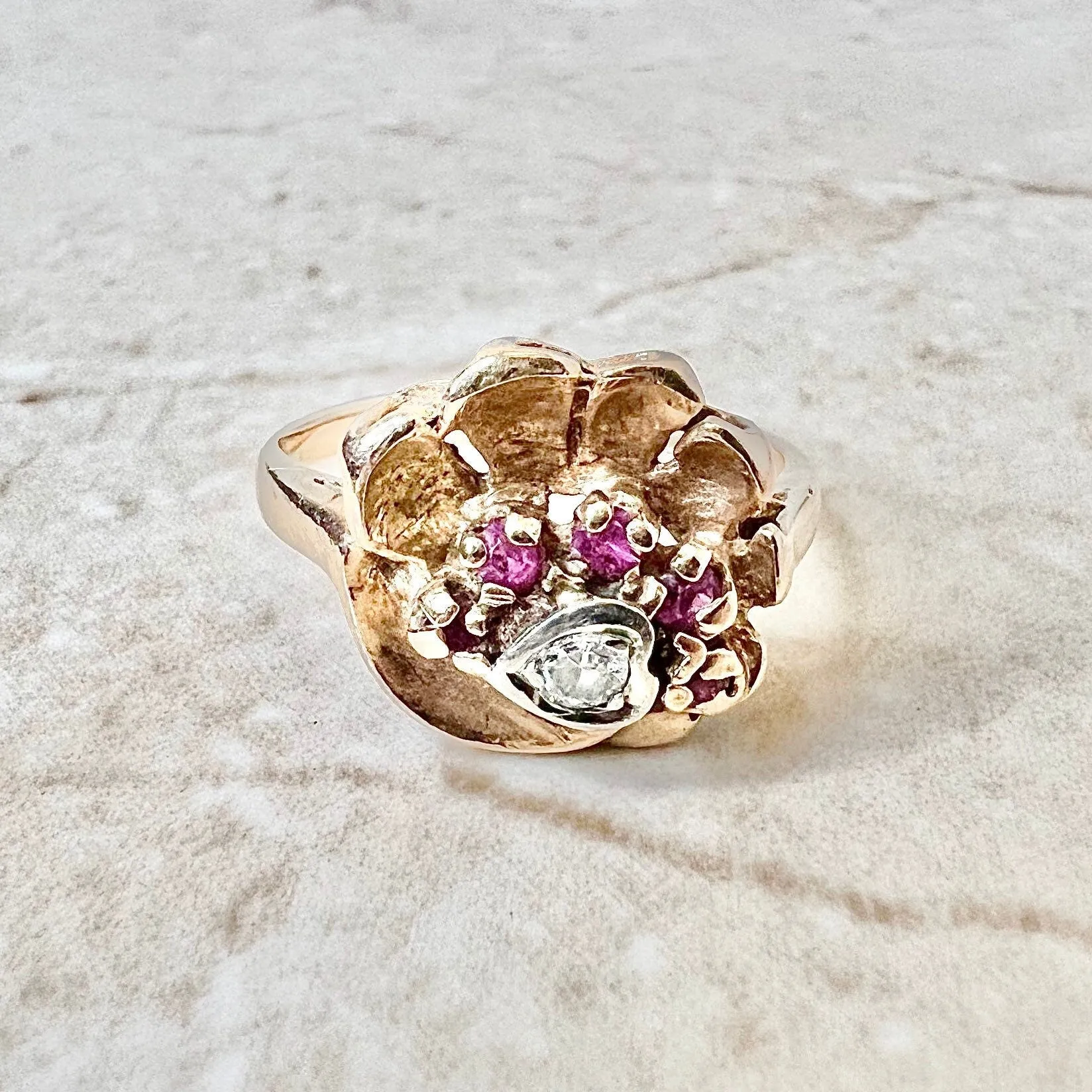 Vintage 1940’s Retro 14 Karat Rose Gold Diamond & Ruby Heart Seashell Ring