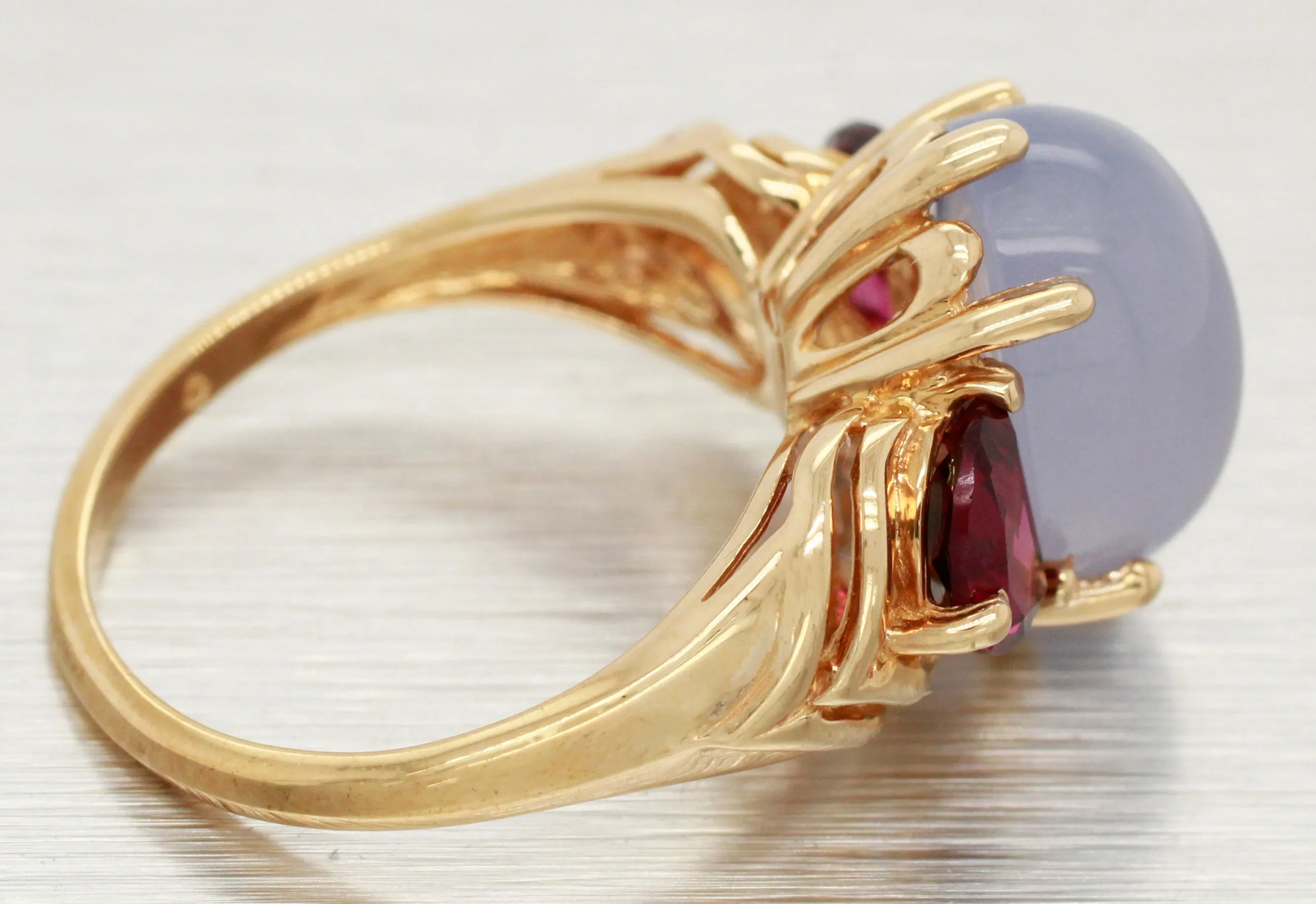 Vintage Light Cabochon Amethyst Cocktail Ring - Garnet Accents - 14k Yellow Gold