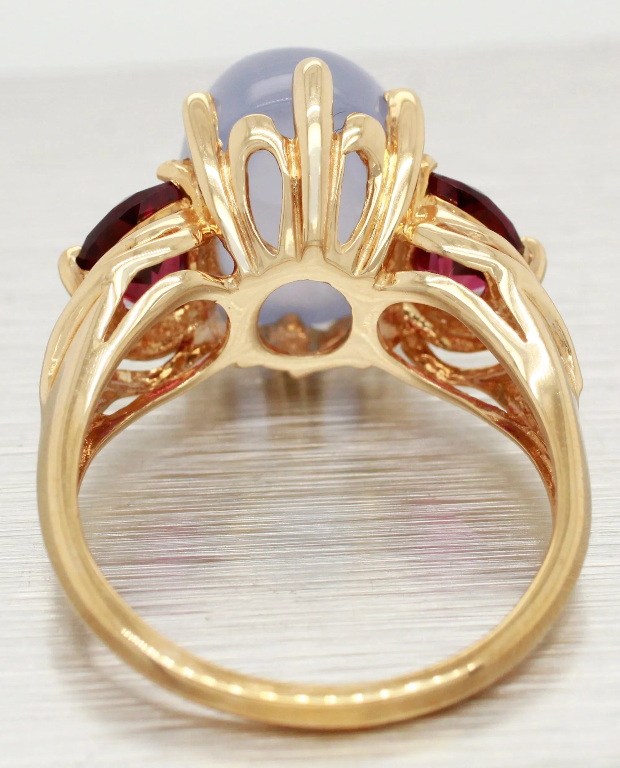 Vintage Light Cabochon Amethyst Cocktail Ring - Garnet Accents - 14k Yellow Gold