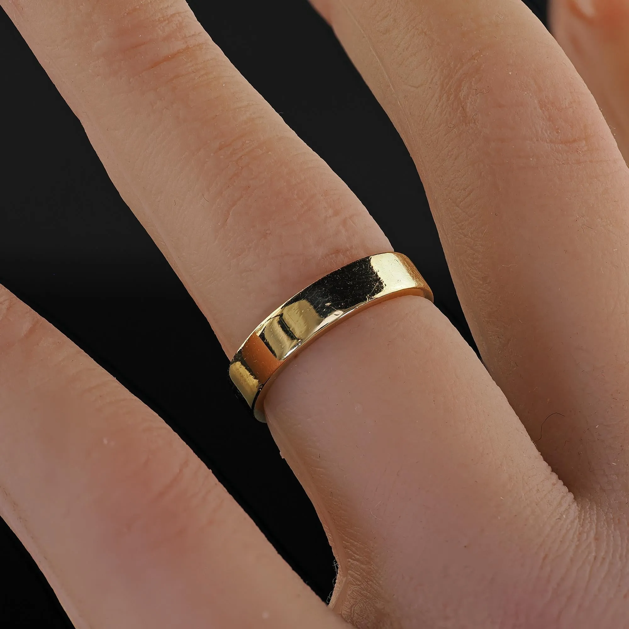 Vintage Retro Tiffany and Co 18K Yellow Gold Engraved Wedding Band - Size 5