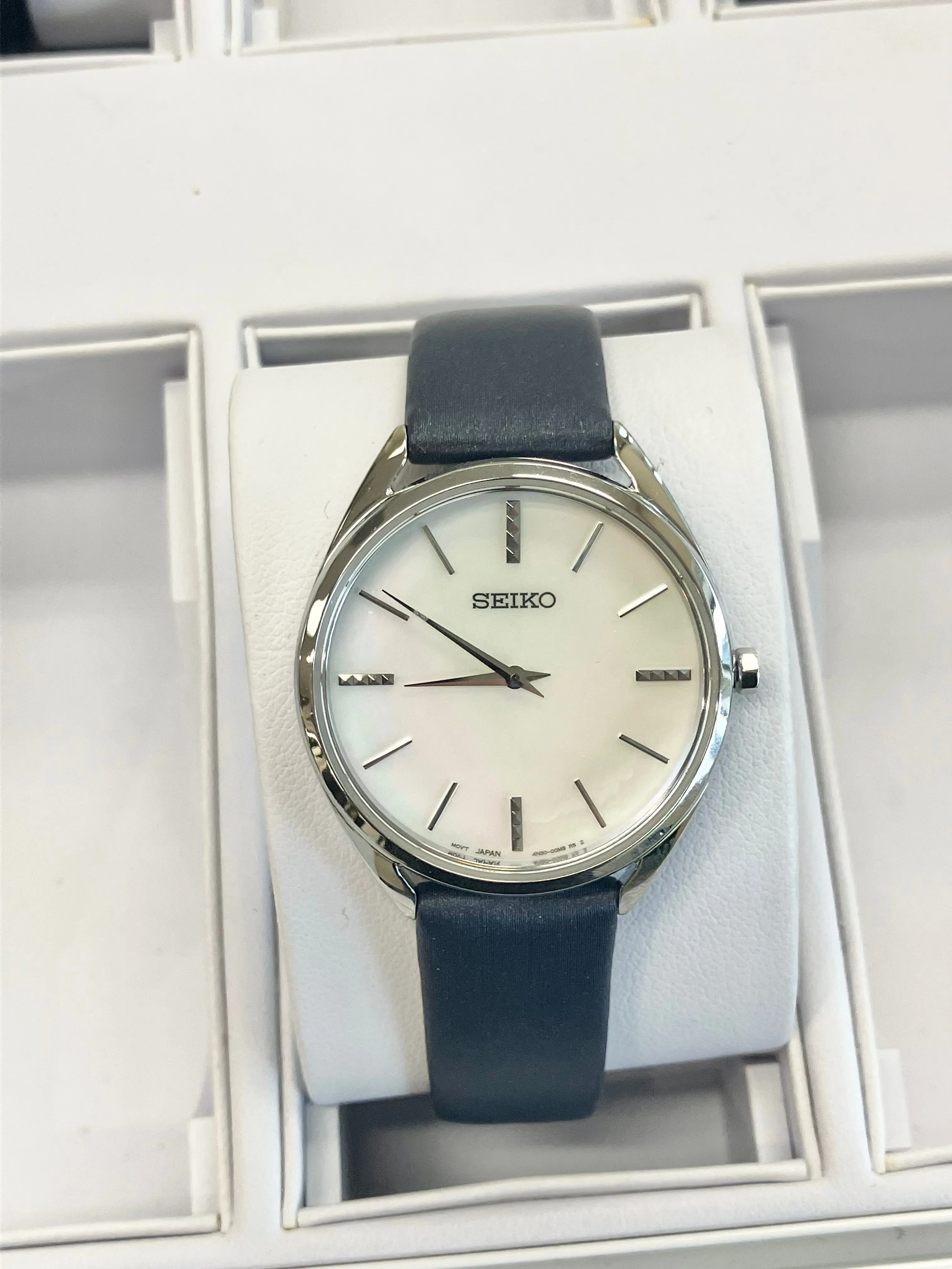 Women's Seiko Watch Mother Of Pearl Dial